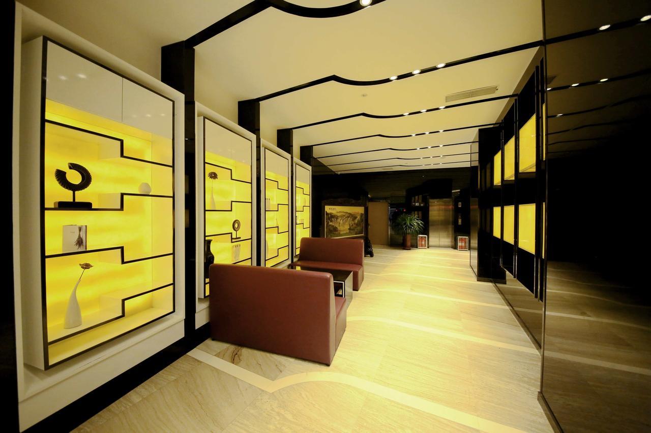 Lavande Hotel Qingdao North Station Shop Esterno foto