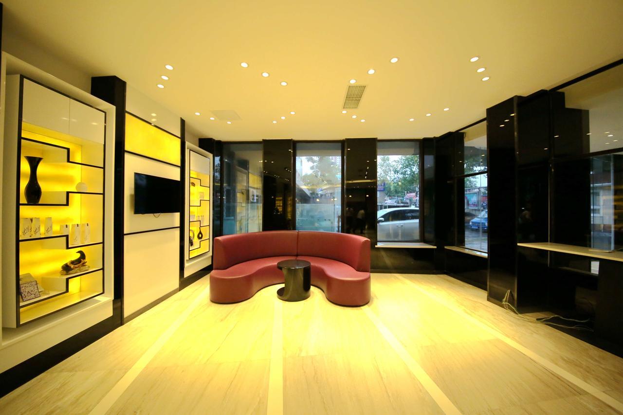 Lavande Hotel Qingdao North Station Shop Esterno foto